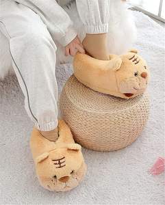 Pantoufles douillettes pour femmes, personnalisées, mignonnes, en forme de <span class=keywords><strong>cochon</strong></span>, en fourrure, pour la maison, pantoufles chaudes d'hiver, pantoufles en peluche de Noël - Product Image 5