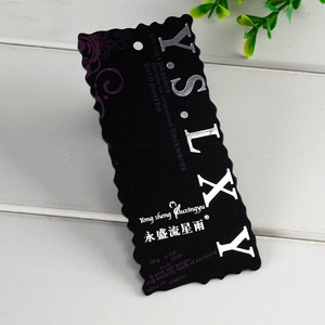 Etichette pendenti in cartoncino nero con laminazione opaca e lamina d'argento per abbigliamento - Product Image 5