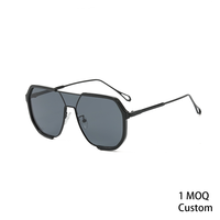 Lunettes de soleil monobloc tendance pour femme, protection UV400, effet amincissant, grande monture, logo personnalisé, minimum 1 pièce pour la lecture