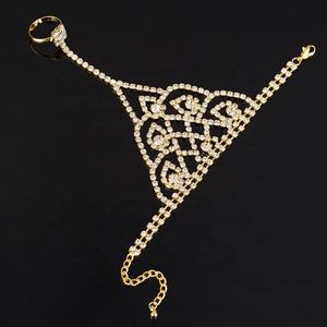 Conjunto de Joyería de Boda Coreana de Aleación de Moda, Brazalete y Anillo Integrados, Cadena Trasera con Pedrería, Fuente Directa de Fábrica, Accesorios para Escenario - Product Image 3