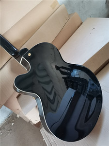 กีตาร์ไฟฟ้า6สายสีดำพร้อมฮาร์ดแวร์สีทองสะพาน Tremolo สามารถปรับแต่งได้ - Product Image 6