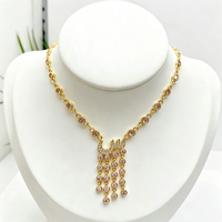 Collier Pendentif en Laiton Plaqué Or 18K avec Zircon Rose Incrusté, Design Lettre Arabe, Style Rétro, Pendentif Gouttelette, Chaîne Ras du Cou, Style Européen et Américain