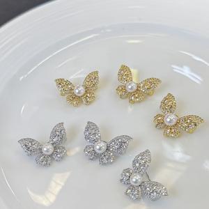 Broche luxueuse en forme de papillon et de perle, polyvalente, haut de gamme, fleur de poitrine, motif élégant et tendance, forme élégante, design abeille - Product Image 2