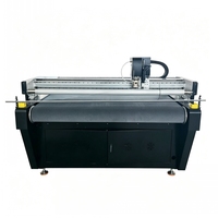 Cutter numérique oscillant CNC pour la découpe de tissus enduits PVC/TPU et de tissus tricotés
