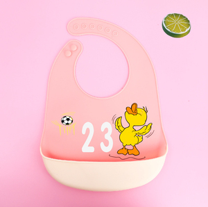 Bavoirs pour bébés en silicone sans BPA avec logo personnalisé Fermeture à bouton imprimé animal mignon arc-en-ciel Service OEM à faible quantité minimale de commande pour les tout-petits - Product Image 6