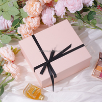 Caja de Regalo de Lujo con Logotipo Grabado Personalizado para una Identidad de Marca Moderna, Caja de Empaque Premium para Sets de Regalo con Cinta