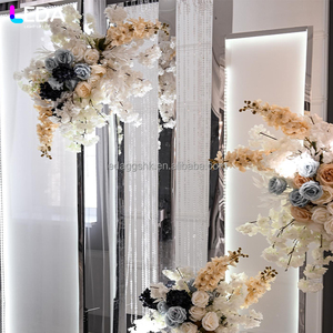 Arco de metal plateado para decoración de bodas con diseño moderno LEDA, telón de fondo de hierro para bodas. - Product Image 3