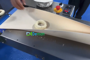 Machine de façonnage de bagels/<span class=keywords><strong>donuts</strong></span>, ligne de production automatique de <span class=keywords><strong>donuts</strong></span> et de bagels, machine de fabrication et de façonnage de <span class=keywords><strong>donuts</strong></span> et de bagels - Product Image 3