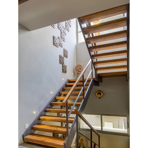 Escalier intérieur à double poutre avec garde-corps en câble métallique et marches en bois - Product Image 6