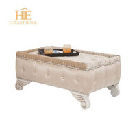 Canapé 3 places de style français, luxe moderne, tissu rose, cadre en bois massif blanc, design carré, rembourrage en éponge