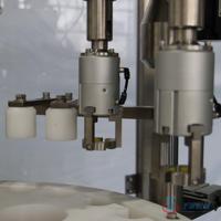 Machine de remplissage et de scellage automatique de spray capillaire à prix d'usine, machine de remplissage de canettes