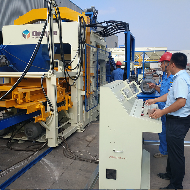 Fully Automatic Brick Production Line with Robot Palletizer System 2000pcs/h Capacity to Make Hollow Blocks