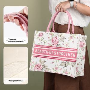 Bolsa mediana de lona con logotipo personalizado, serpentina tridimensional de moda para entrenamiento diario, uso escolar, <span class=keywords><strong>compras</strong></span> elegantes - Product Image 4