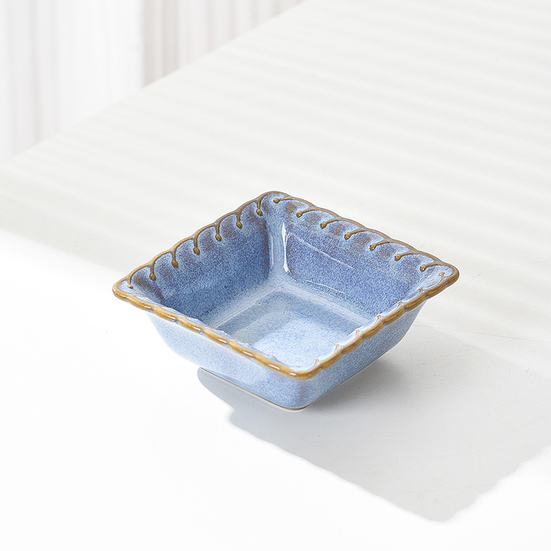Le four à plat carré Bangs devient bleu
