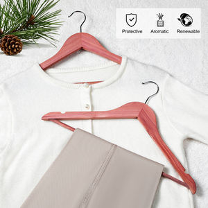 Cintres en <span class=keywords><strong>bois</strong></span> <span class=keywords><strong>de</strong></span> cèdre rouge américain personnalisés, lot <span class=keywords><strong>de</strong></span> 30 - Product Image 3