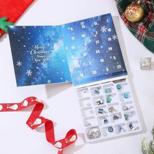Set de Dijes Encantadores de Invierno, Chapados en Oro, Esmaltados, para Pulseras y Collares, Accesorios de Joyería con Diseños de Copo de Nieve, Reno y Calcetín, para la Creación de Joyas - Product Image 3