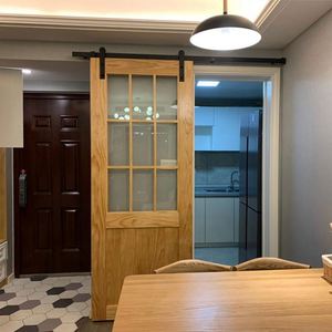 อุปกรณ์ประตูบานเลื่อน WEKIS ทนทาน สีดำซาติน ผลิตจากเหล็กและทองเหลือง พร้อมระบบกันเสียง ควบคุมด้วยรีโมท ติดตั้งง่ายด้วยสกรู สำหรับบ้านสมัยใหม่ - Product Image 6