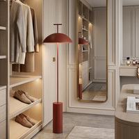 Lampe de sol LED moderne nordique avec structure en fer, design simple pour la décoration de la chambre à coucher et du salon