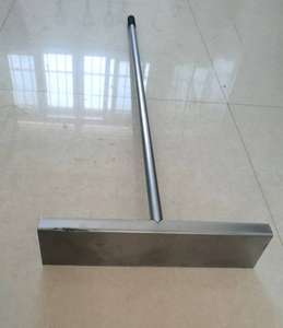 Outils <span class=keywords><strong>de</strong></span> creusement <span class=keywords><strong>de</strong></span> <span class=keywords><strong>jardin</strong></span> professionnels <span class=keywords><strong>de</strong></span> haute qualité grande pelle en métal à manche en bois et bêche comprenant un râteau à gazon puissant - Product Image 4