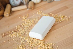 แปรงปัดฝุ่นแบบมือถือสำหรับทำความสะอาดเตียงโซฟาโต๊ะ-ไม้กวาดกลิ้งพร้อมอุปกรณ์เก็บสิ่งสกปรก - Product Image 6