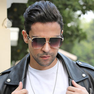 Lunettes de soleil rétro steampunk personnalisées pour hommes, monture noire, verres PC, protection UV400, style Instagram, design européen et américain - Product Image 5