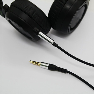 Cable de audio de 3,5 mm a 2,5 mm con micrófono de 120 cm trenzado negro para dispositivos digitales - Product Image 3