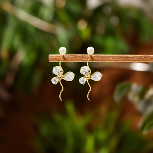 Boucles d'oreilles pendantes tendance en acier inoxydable 316L plaqué or PVD, design durable et résistant avec perles et cristaux - Product Image 3