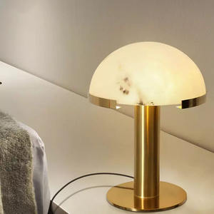 Lampe de Table en résine de luxe moderne, Protection des yeux, mode classique, hôtel populaire, vente en gros en chine - Product Image 1