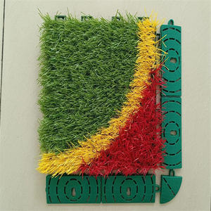 Sıcak satış fabrika yapımı plastik sentetik çim fayans arka bahçe oyun alanı spor mahkemeleri için özel suni çim - Product Image 3