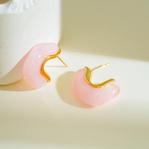 ต่างหูเรซิ่นรูปตัว C สแตนเลสสตีล 304 ชุบทอง 18K สไตล์มินิมอล เรียบง่าย เหมาะสำหรับผู้หญิง สวมใส่ได้ทุกวัน - Product Image 5