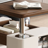 Table basse moderne en bois avec plateau relevable sur roulettes, pivotante à 360°, réglable en hauteur, avec rangement caché et étagères ouvertes décoratives