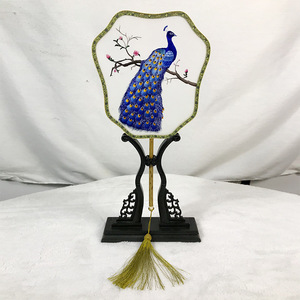 Abanico de <span class=keywords><strong>Palacio</strong></span> Bordado de Suzhou, Hecho a Mano, Diseño de Pavo Real de Doble Cara, Accesorio de Estilo <span class=keywords><strong>Chino</strong></span> para Hanfu, Decoración Artesanal Tradicional - Product Image 1