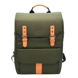 Mochila de Nailon Encerado Verde, Clásica, de Gran Capacidad, Diseño Personalizado de Fábrica BSCI, para Fotografía - Product Image 1