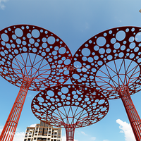 Sculpture d'arbre en métal rouge Vincentaa pour les places commerciales et les espaces publics urbains