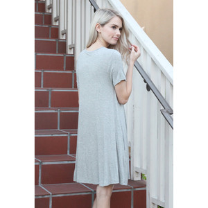 Abito a maniche corte con cinturino e tasche - Product Image 3