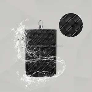 Bloqueur de Signal de <span class=keywords><strong>clé</strong></span> antivol porte-clés de <span class=keywords><strong>voiture</strong></span> pochette <span class=keywords><strong>RFID</strong></span> porte-clés de <span class=keywords><strong>voiture</strong></span> en Fiber de carbone avec crochet de porte-clés en métal - Product Image 1