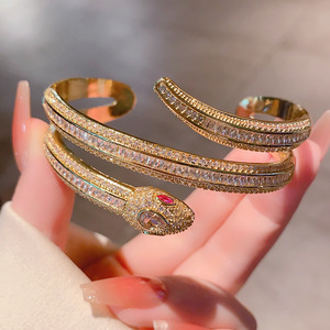 Brazalete Abierto en Forma de Serpiente, Chapado en Oro y Plata, Joyería de Cobre para Fiestas, Primavera 2025, Origen Yiwu - Product Image 2