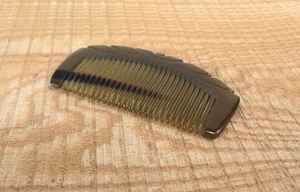 Peineta Artesanal Elegante de Cuerno de Búfalo Auténtico Tallado, Diseñada para un Peinado Suave, Cuidado Diario del Cabello y Uso Tradicional - Product Image 5