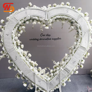 Arco de Flores en Forma de Corazón con Rosas Blancas para Decoración Romántica de Propuesta de Matrimonio y Compromiso - Product Image 2
