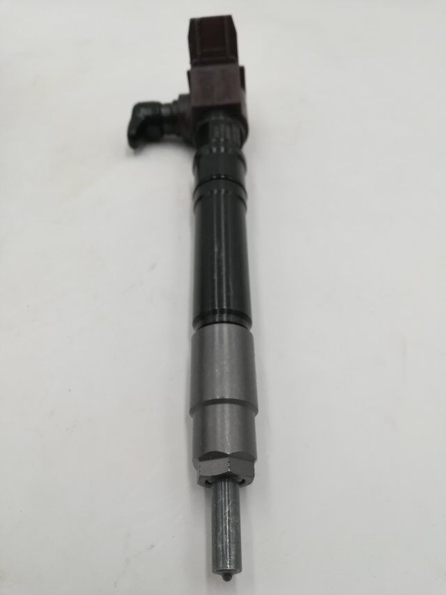 High Performance Diesel Injector 23670-11020 Common Rail Injector 23670-11020 for TOYOTA