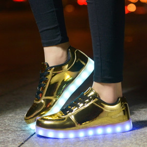 Novedad de Verano, Zapatillas Unisex Personalizadas con Carga USB, Estilo Deportivo, Zapatos con Luces LED - Product Image 4