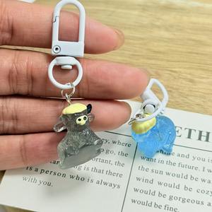 Porte-clés en résine lumineuse en forme de Yak à longues cornes agenouillé, pendentif DIY pour chaîne de téléphone portable, vente en gros - Product Image 3