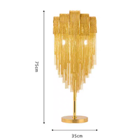 Lampe de table de style nordique en aluminium doré et argenté avec base en fer, pour salon, bureau, lampe de table moderne à pompons fantaisie pour intérieur
