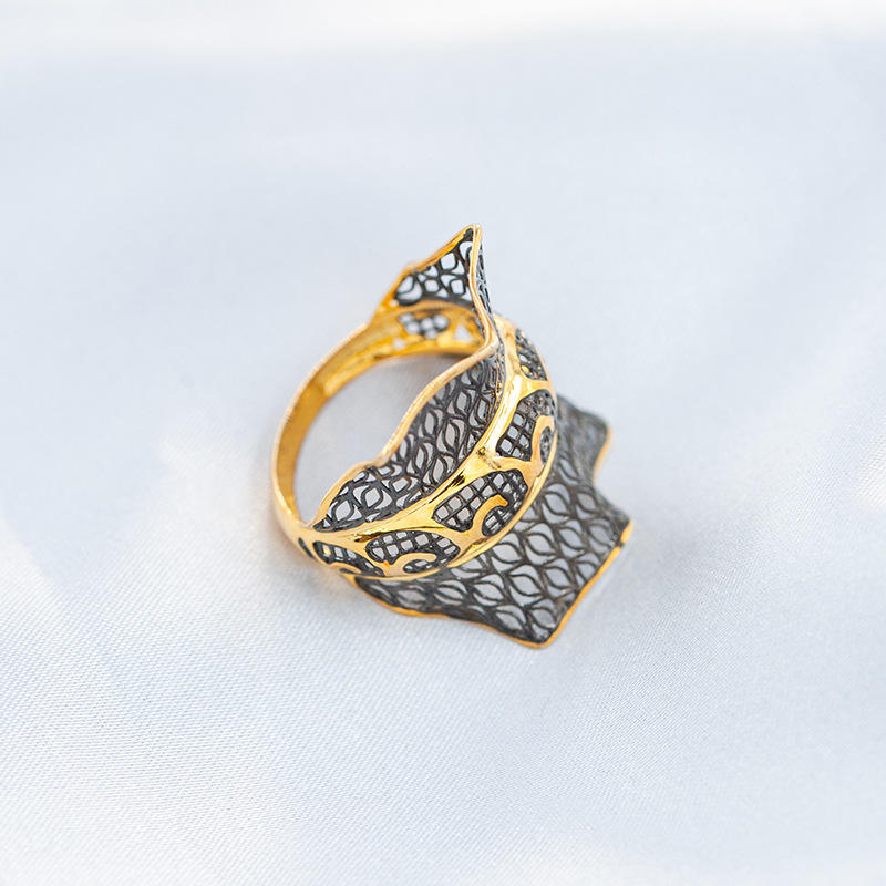 แหวนวินเทจชุบทองแยกสีเงิน 925