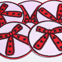 Patch brodé personnalisé en forme de nœud, appliqué thermocollant de qualité supérieure pour chapeaux, vêtements, accessoires de mode avec logo personnalisé, vente en gros