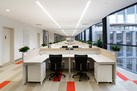Poste de travail modulaire convertible moderne pour centre d'appels, bureau, ou espace de travail, 2, 4, 6 ou 8 places, pour le personnel, mobilier de bureau, table