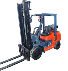 Chariot élévateur d'occasion 90% neuf, 25 tonnes de capacité de charge, 2 fourches, diesel, mât bi-étages - Product Image 1