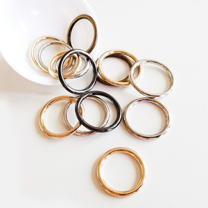 Anillo Metálico Redondo de Bucle Cerrado 16-24mm Conector DIY para Correa de Bolso Accesorio de Cuero para Sombrero Venta al por Mayor - Product Image 1