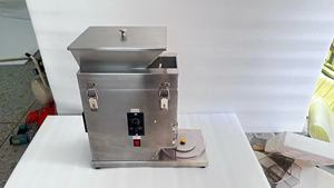 Rodillo industrial Suzumo que hace Japón <span class=keywords><strong>Sushi</strong></span> Máquina formadora de bolas de arroz <span class=keywords><strong>Sushi</strong></span> Máquina moldeadora de bolas de arroz - Product Image 5