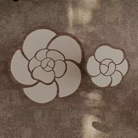 Ensemble de tables basses en forme de fleur, placage noyer, base cannelée ronde, table d'appoint rétro style mid-century pour la maison